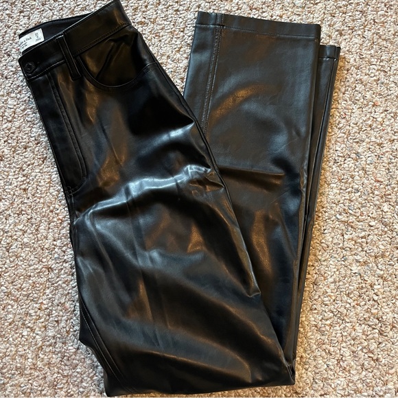 Abercrombie & Fitch High Rise 90s Straight Vegan Leather Pant women’s 27/4 long - Picture 9 of 9